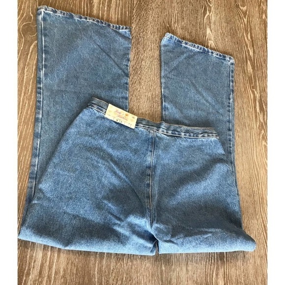 Judy’s Fashion, Medium Wash Flare Leg Jeans - Picture 3 of 6